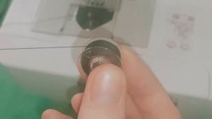 Как заправить нижнюю нить, пошаговая инструкция как вставлять шпульку - Швейная машинка