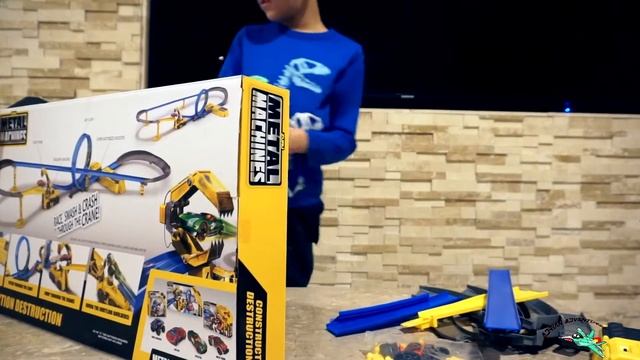 Metal Machines Construction Destruction Play Set смотреть онлайн