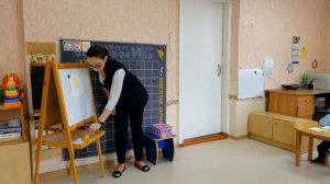 открытое занятие во второй группе раннего возраста по рисованию на тему "В гости к солнышку"