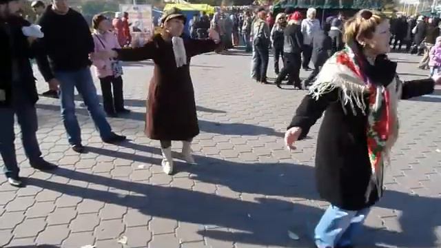 Юрий Сазанов. "Пчелочка" на Покровской ярмарке. смотреть онлайн