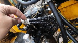 JCB JS210NLC 2010г. Гидравлика давит мотор, срывает муфту.