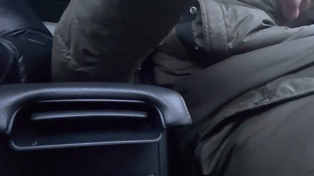 Распаковка в машине наушников. Годный контент подъехал. смотреть онлайн