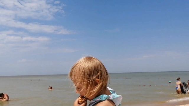 Азовское море. Станица Должанская. Нашествие божьих коровок июль 2021. смотреть онлайн