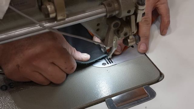 Vespa Make Over: New Leather Seat