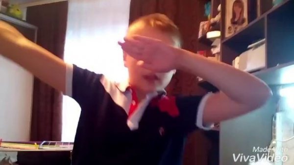 Water bottle flip challenge от школьников