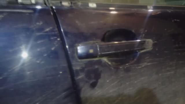 Как снять ручку в передней двери Мерседеса Е класс W210 1998г смотреть онлайн