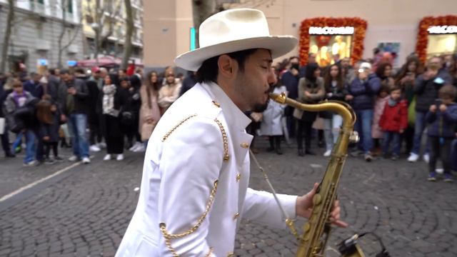 Don't Stop Me Now - Queen | Street Sax Performance - Daniele Vitale смотреть онлайн