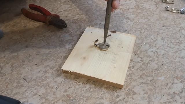Ключница из старых ключей и доски своими руками в стиле лофт | Делай сам | Самоделки смотреть онлайн