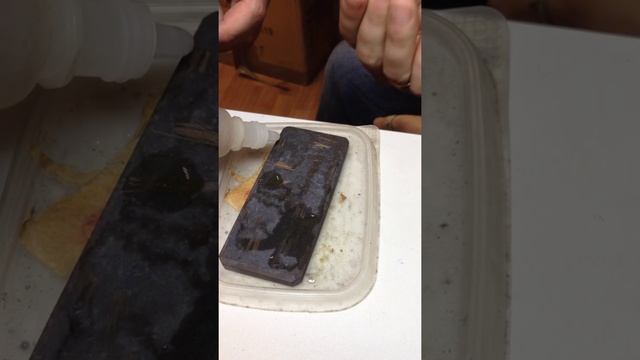 Как проверить золото в домашних условиях с помощью кислоты и пробирного камня? смотреть онлайн