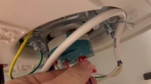 Водонагреватель Electrolux EWH 50 / 30 / 80 Quantum Pro : где кнопка аварийного отключения?