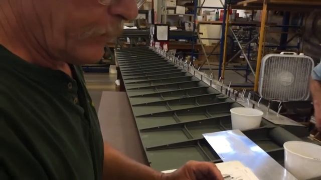 Determining what is bad on the B-17 wing flap -- Rebuilding a Flying Fortress warbird смотреть онлайн