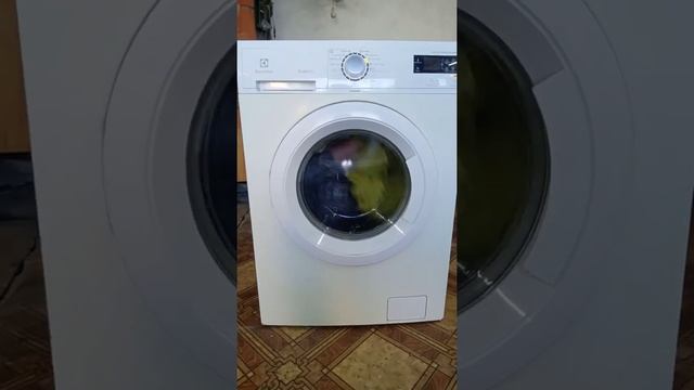 Стиральная машина Electrolux InverterTechnologi 7кг 1000PM смотреть онлайн