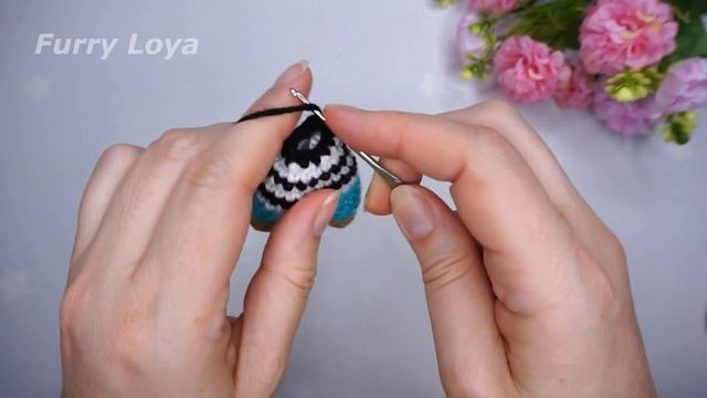 Брелок крючком . Мишка крючком подробный мастер класс . Вязаная игрушка амигуруми . Часть 2 смотреть онлайн