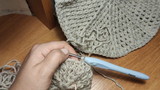 Берет крючком для начинающих. 2 частьНижняя часть берета. Узор крючком кукуруза.?2 часть смотреть онлайн