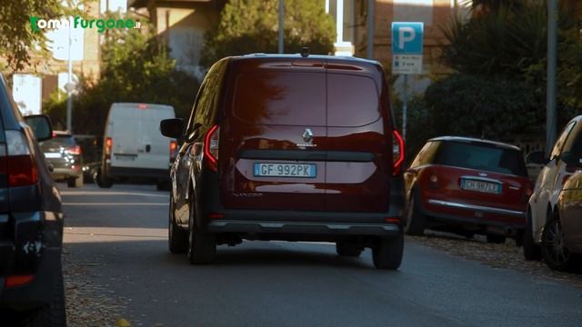 Renault Kangoo Van 2022 | Perché comprarlo... e perché no смотреть онлайн