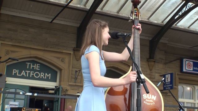 The Discoveries 'Folsom Prison Blues' at Jukebox Jive. смотреть онлайн