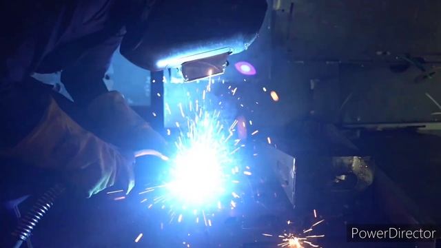 как сваривают и режут металл. ознакомительное видео. 2022