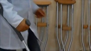 Какие костыли выбрать: подмышечные или подлокотные.