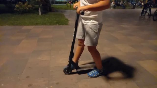 Самые простые трюки на самокате 1 часть смотреть онлайн