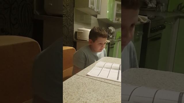 Переписывает дневник т.к. вырвал листы с двойками смотреть онлайн