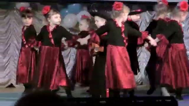 Удивительный танец смотреть онлайн