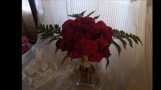 Bouquet of Red Roses and Red Celosia by Claudia's Flower Art смотреть онлайн