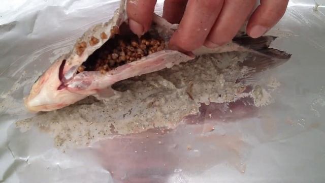 [+КАРАСЬ ФАРШИРОВАННЫЙ, ЗАПЕЧЕННЫЙ В ФОЛЬГЕ +](РЕЦЕПТ ОТ АНАТОЛИЯ) смотреть онлайн