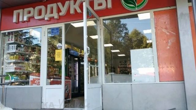 У магазина стоял БОМЖ и просил МИЛОСТЫНЮ. Никита мельком взглянул на него, но что-то знакомое… смотреть онлайн