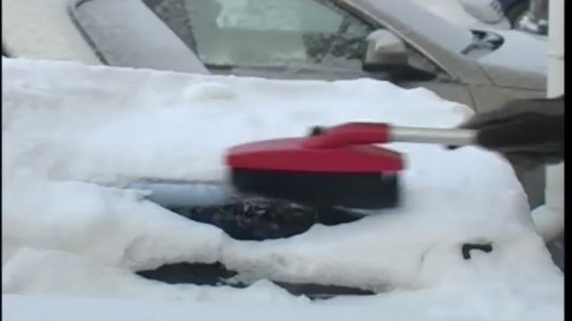 Правильное использование снеговой щётки смотреть онлайн