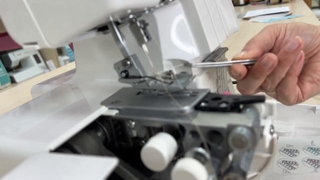 Обзор оверлока Janome 793PG от Столицы Швейных Машин смотреть онлайн