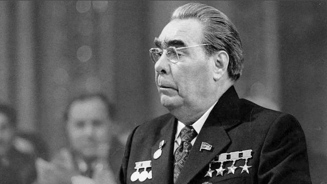 Л. Брежнев. Неофициальная Беседа С Работниками (1972) смотреть онлайн