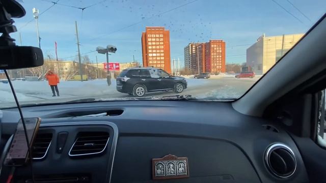 Испытания цепной микро пилы WOSAI смотреть онлайн
