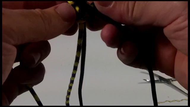 Rock Paracord - How to Make a Round Braid Lanyard смотреть онлайн