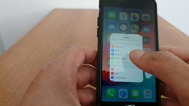 Comment résoudre le problème de connexion au réseau mobile sur un iPhone смотреть онлайн
