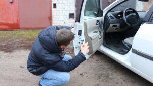 Смазывание замков дверей автомобиля перед зимой как обязательная профилактика