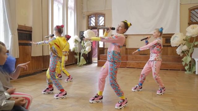 анс. «Ай scream» - "Me too" смотреть онлайн