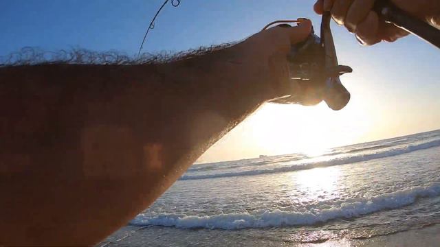 Морская рыбалка полна сюрпризов. Краб, Гитара и Денис. 9.6.22 смотреть онлайн