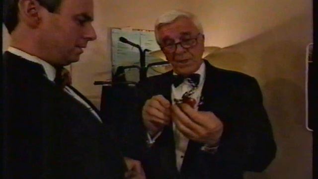 1994 NHL Awards - Leslie Nielsen & Ron MacLean смотреть онлайн