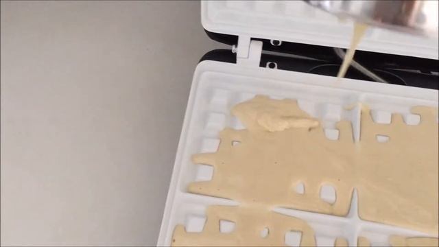 Oster DuraCeramic 4 Slice Waffle Maker Review смотреть онлайн