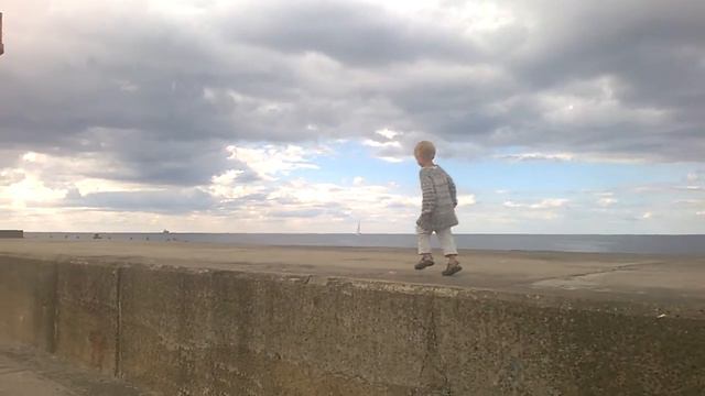 Маяк, море и мальчик смотреть онлайн