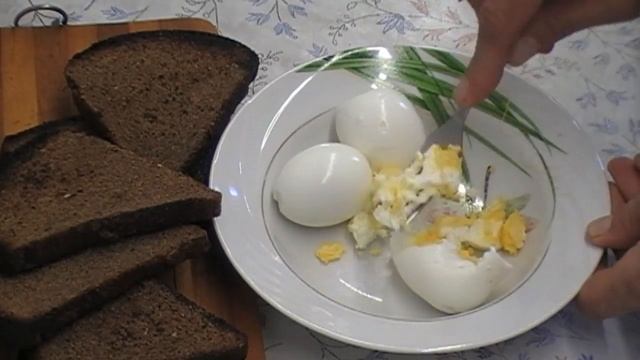 Намазка на бутерброды. Бутерброды с шпротами и яйцом. смотреть онлайн