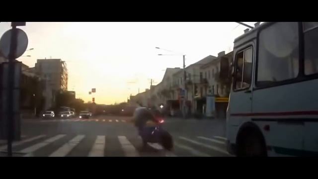 Придурок на мотоцикле! смотреть онлайн