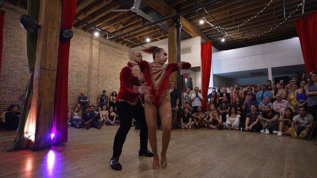 Latin Rhythms 1st Annual Bachata Competition Finals - Alexus & Chris смотреть онлайн