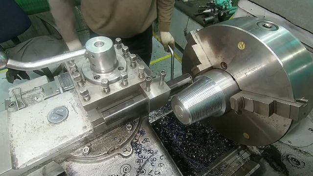 Замковая 117 резьба/(долото 190) machining a part on a lathe смотреть онлайн
