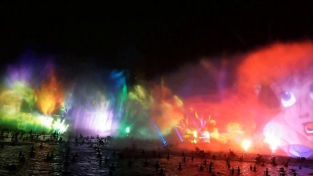 World of Color in Anaheim Disneyland Resort смотреть онлайн