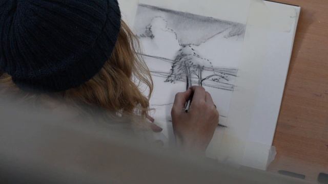 How powerful can charcoal be in the right hands ✨ history of charcoal, and sketch with me ✏️ смотреть онлайн