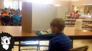 ТО ЧТО СДЕЛАЛИ УЧИТЕЛЯ ШОКИРОВАЛО МАТЬ И ОНА ПРИШЛА В ШКОЛУ [Белый кот]