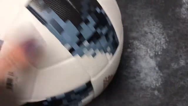 Футбольный мяч Adidas Telstar смотреть онлайн