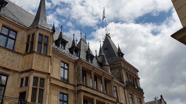 Дворец Гранд Дюка в Люксембурге смотреть онлайн