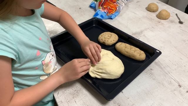 ВЛОГ УЧИМ ДЕТЕЙ ПЕЧЬ ХЛЕБ , ШАШЛЫКИ НА ЗАВТРАК ХЛЕБОМ ИЗ ПЕЧИ смотреть онлайн